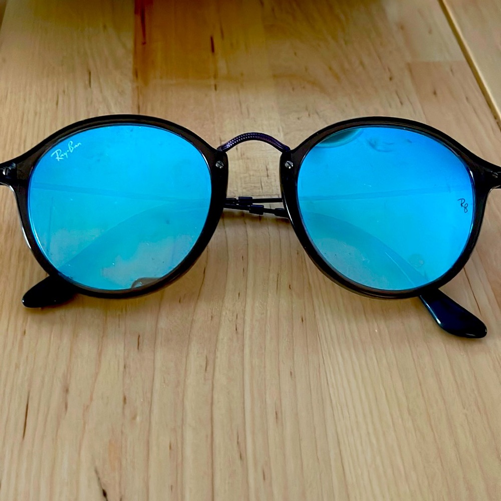 Ray-Ban - round blue sunglasses